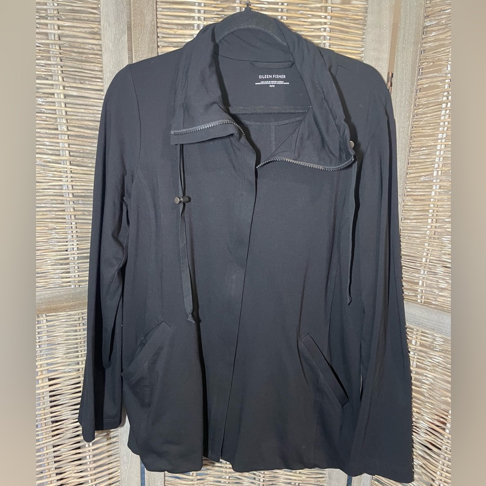 Eileen Fisher Organic Cotton Stretch Zip-Up Jacket in Black - size M